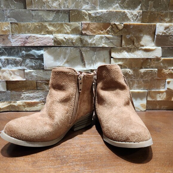 Sugar Tan Suede Booties with Fringe Size 8 - Picture 5 of 7